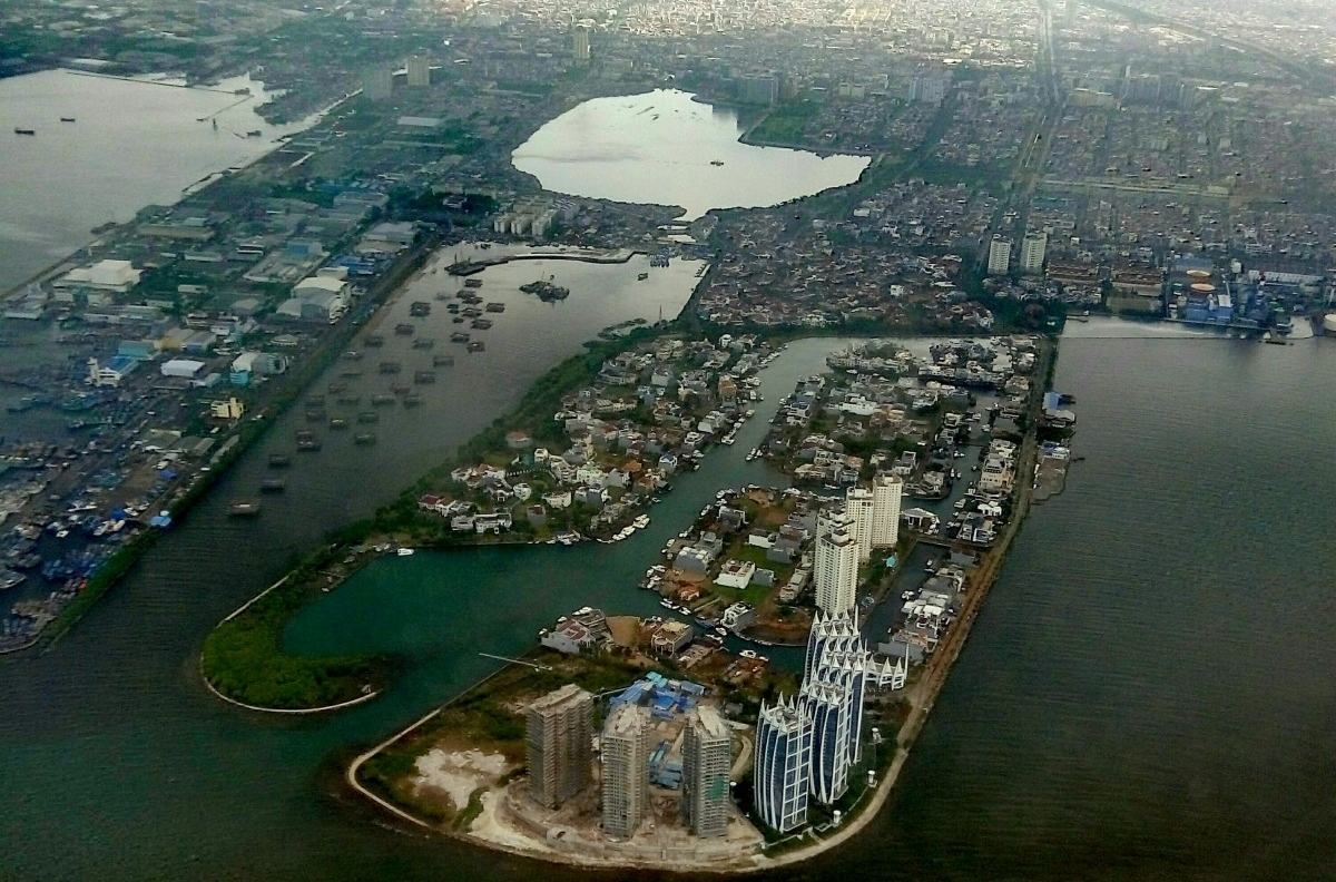 Jakarta is Polluted, Sinking and Overcrowded, so Indonesia is Planning a New Capital City (Video)